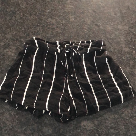 Womens shorts 2 pairs - Picture 4 of 6